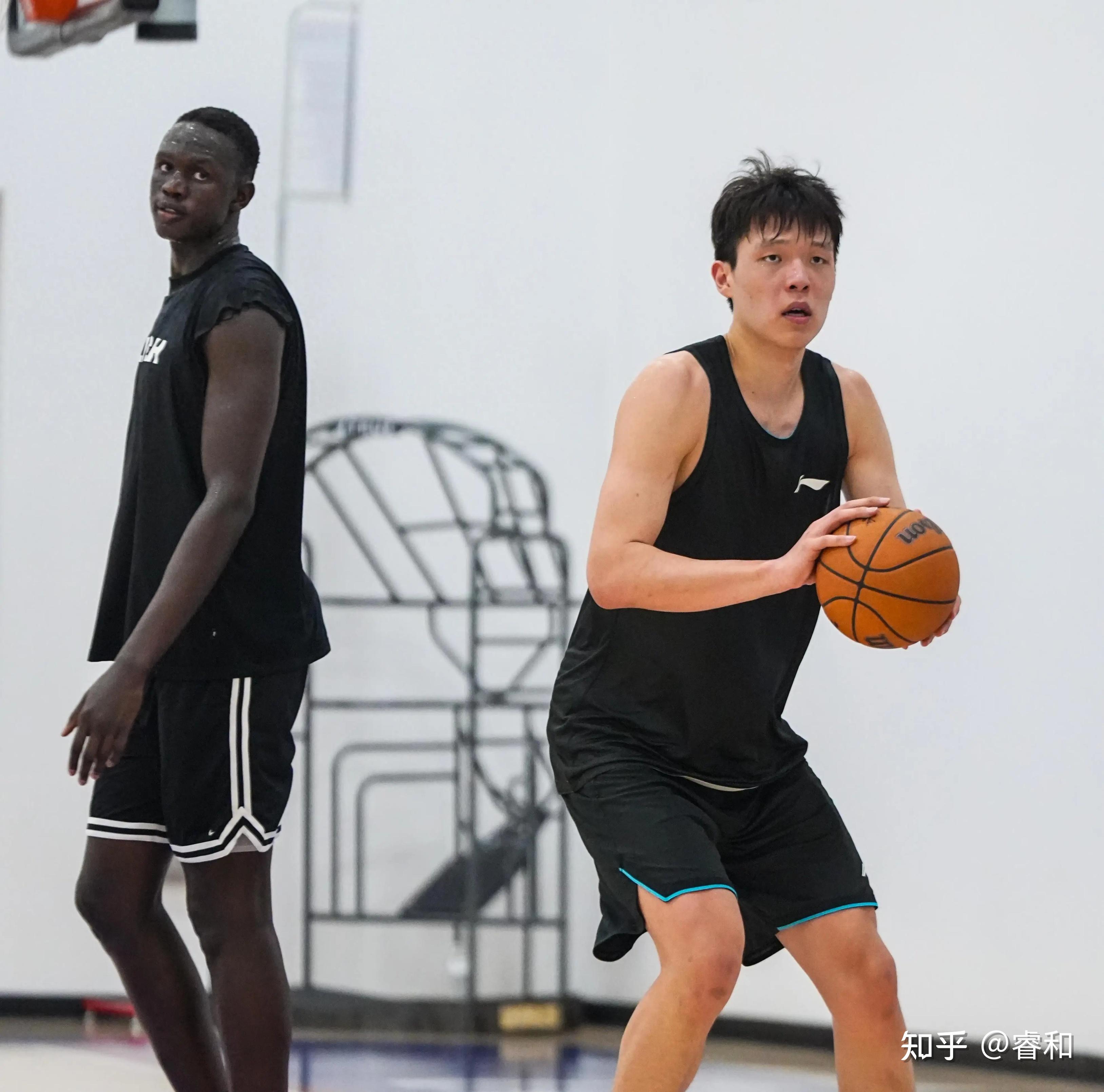 当年姚明都得打斯杯如今杨瀚森也一样的简单介绍