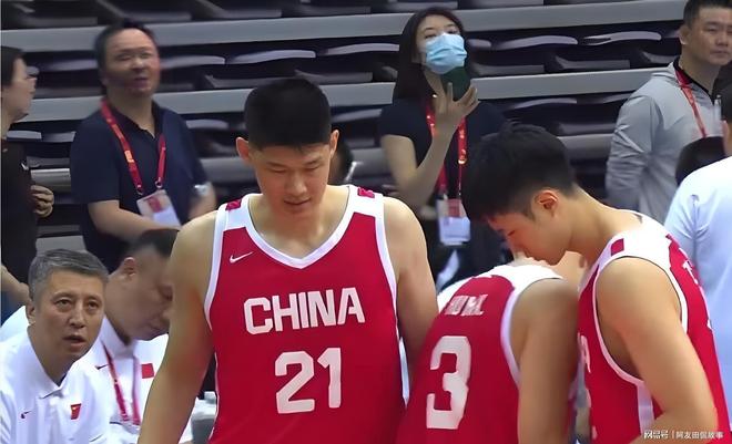 包含胡金秋16+6胡明轩10分中国男篮险胜波黑的词条